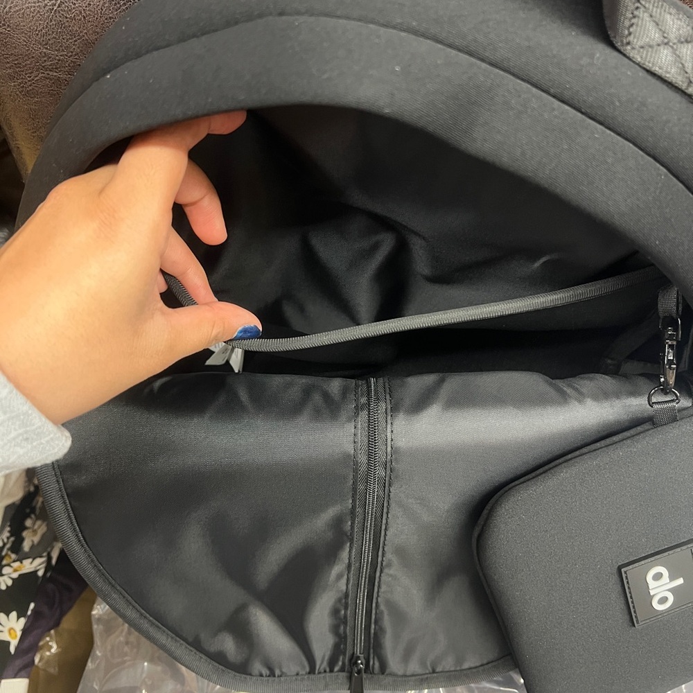 ALO Yoga Black Backpack - Picture 5 of 13